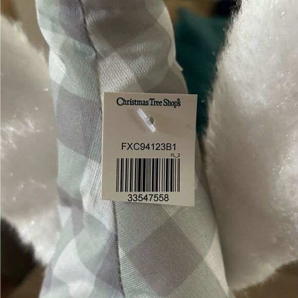 NWT … CHRISTMAS TREE SHOPS “Plaid Bunny” Gnome - Picture 4 of 4